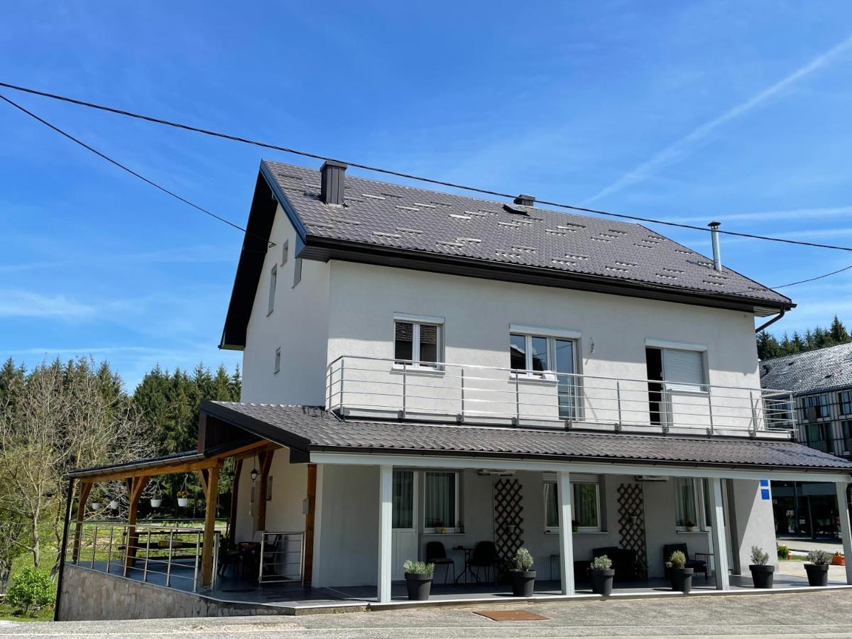 Guest House Mylan Licko Petrovo Selo Екстериор снимка