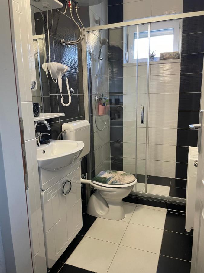Guest House Mylan Licko Petrovo Selo Екстериор снимка